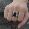 Bague Chevalière Onyx Fleur