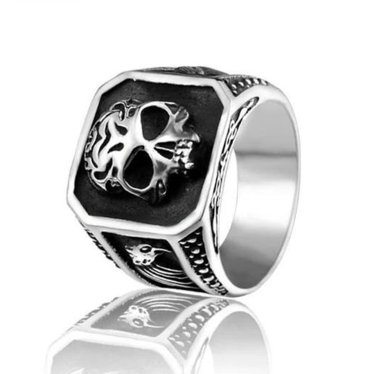 Bague Tête de Mort avec Aigle