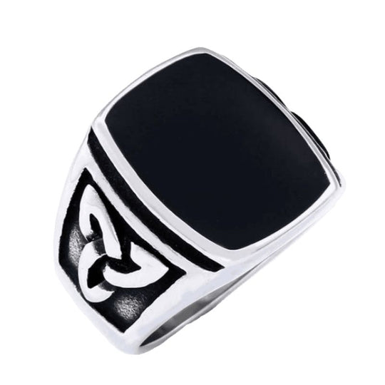 Chevalière Triquetra